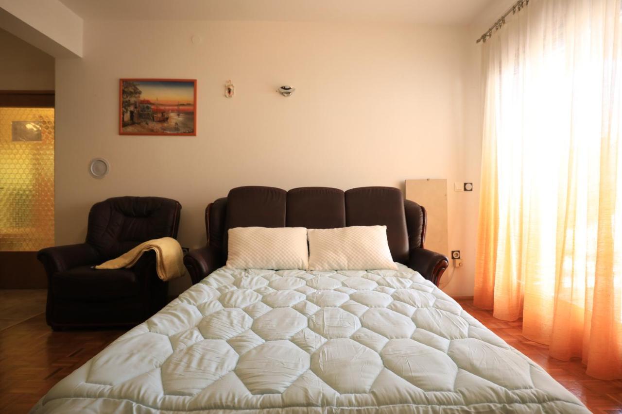 Apartmani Lovorka 푸나트 외부 사진
