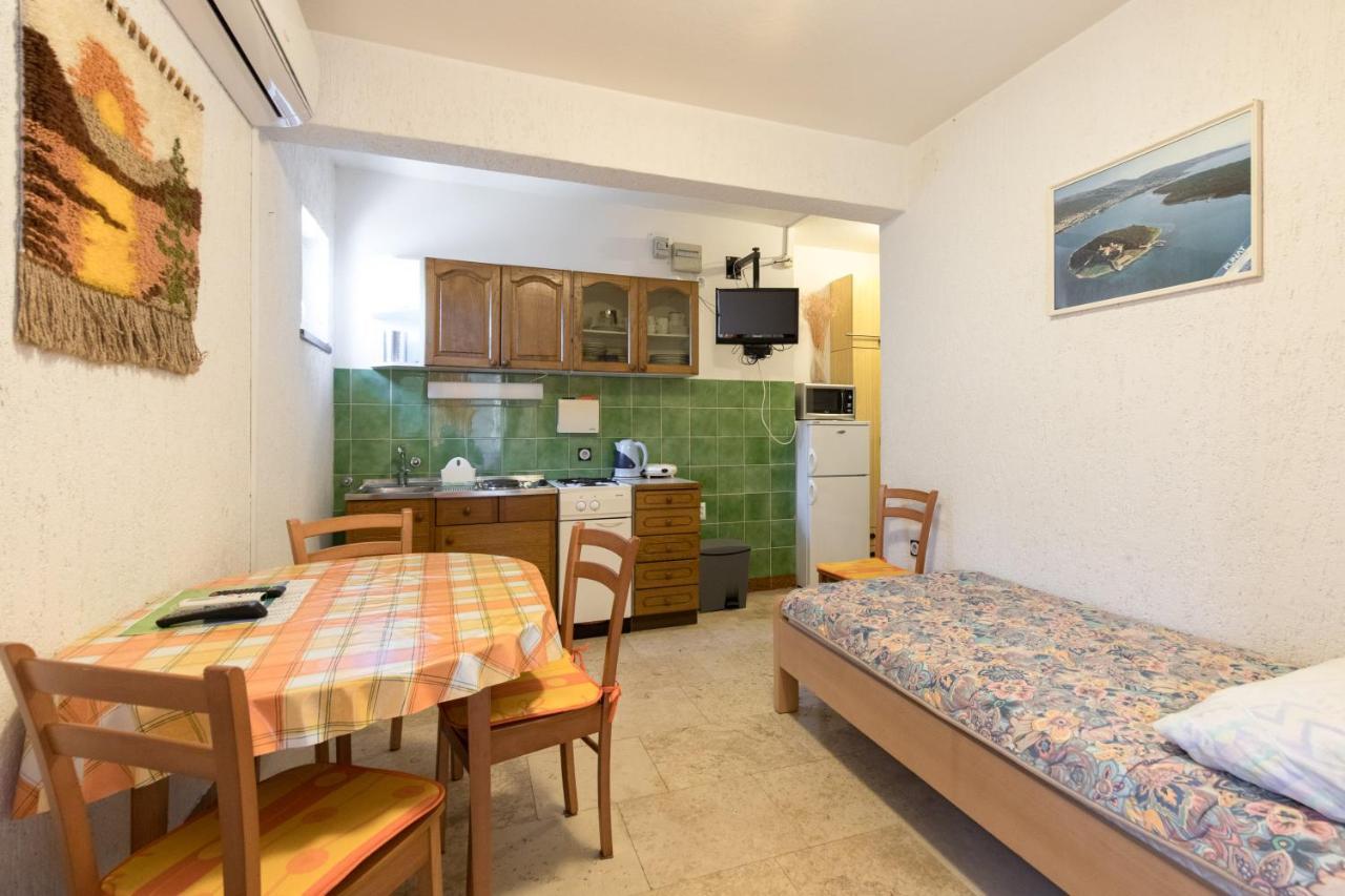 Apartmani Lovorka 푸나트 외부 사진