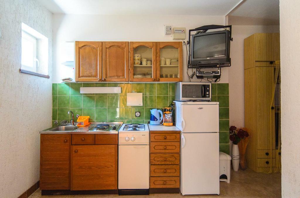 Apartmani Lovorka 푸나트 외부 사진