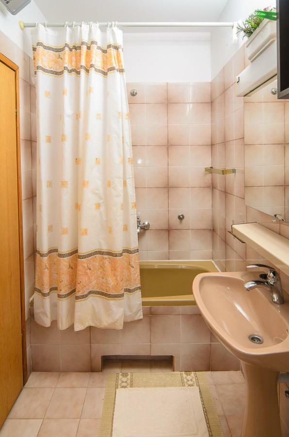 Apartmani Lovorka 푸나트 외부 사진